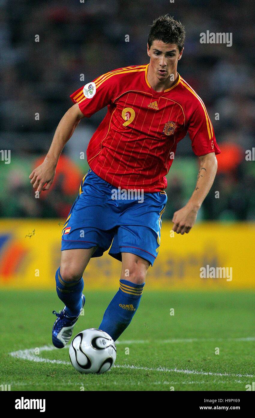 LUIS GARCIA SPAIN & LIVERPOOL FC HANNOVER GERMANY 27 June 2006 Stock Photo  - Alamy