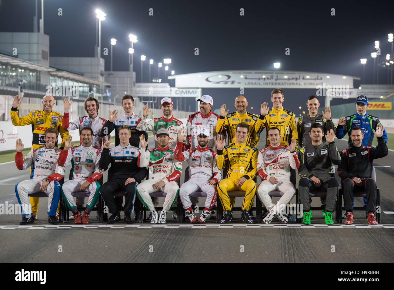 Losail International Circuit, Qatar. 24th Nov, 2016. The drivers pose for  group photo before the final round of the WTCC Credit:  Tom Morgan/Alamy Live News Stock Photo