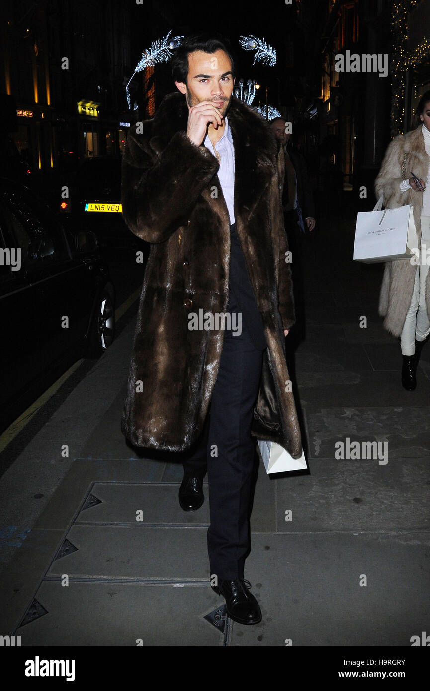 24/11/2016. Vips' Arrive at Belstaff Party 2016  New Bond Street, London, UK. Credit 17�Թ����� Stock Photo