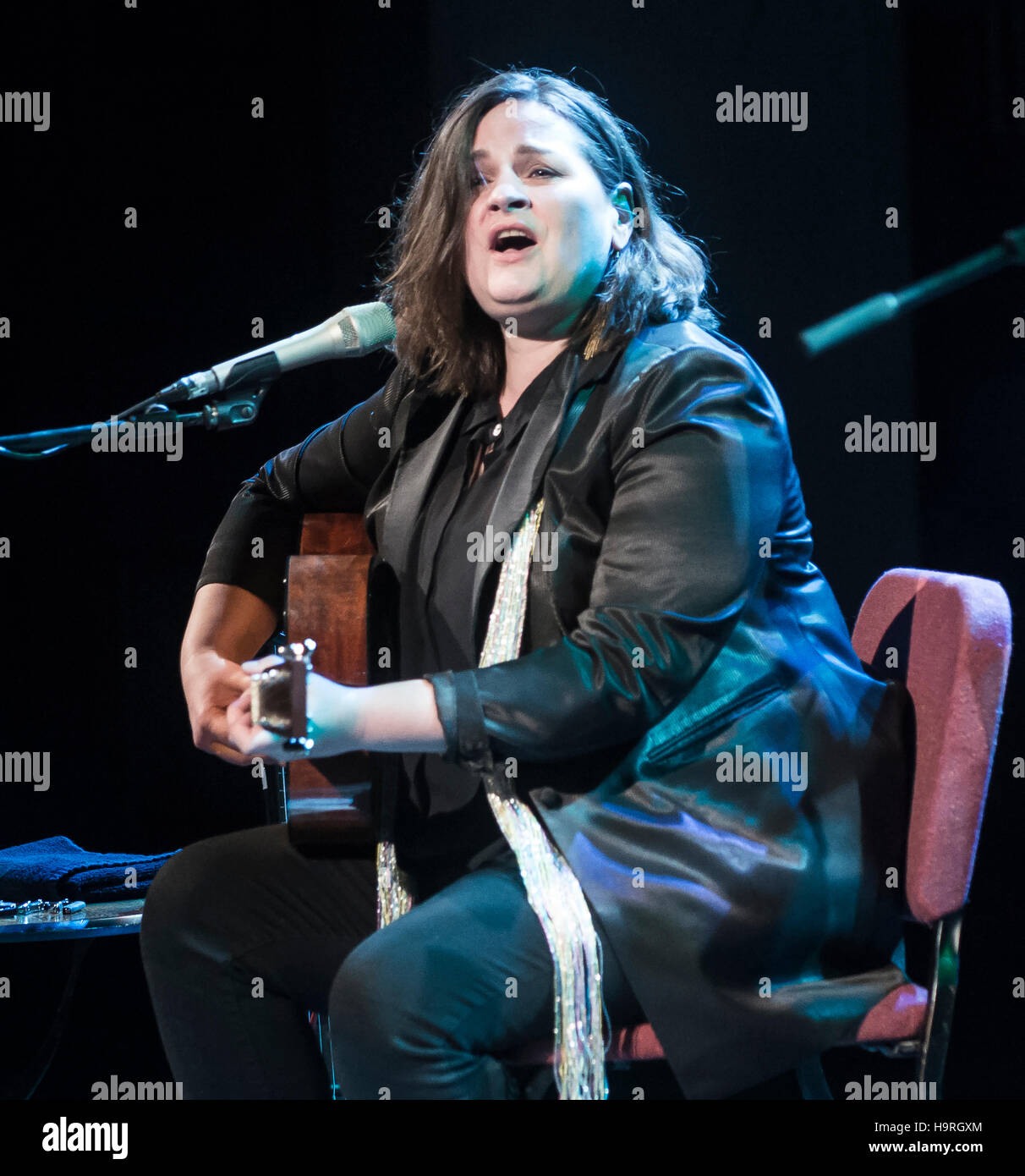 Barcelona, Spain. 25 November 2016. French-American jazz singer Madeleine Peyroux performs live on stage at Palau de la Musica during 2016 Voll-Damm Barcelona Jazz Festival. Credit:  Victor Puig/Alamy Live News Stock Photo