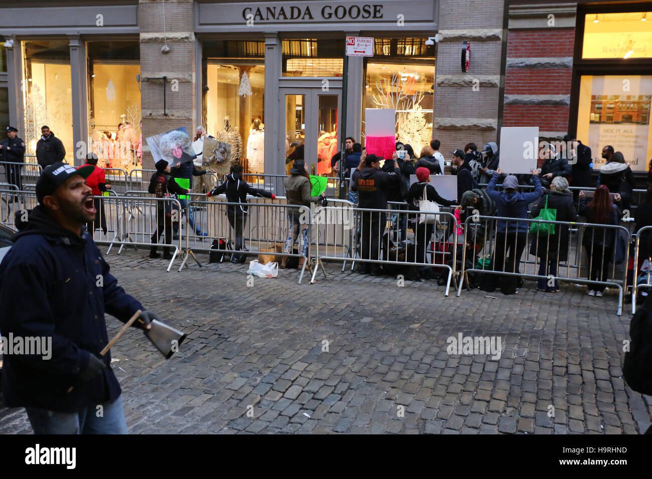 Animal rights protest usa hi-res stock photography and images - Alamy