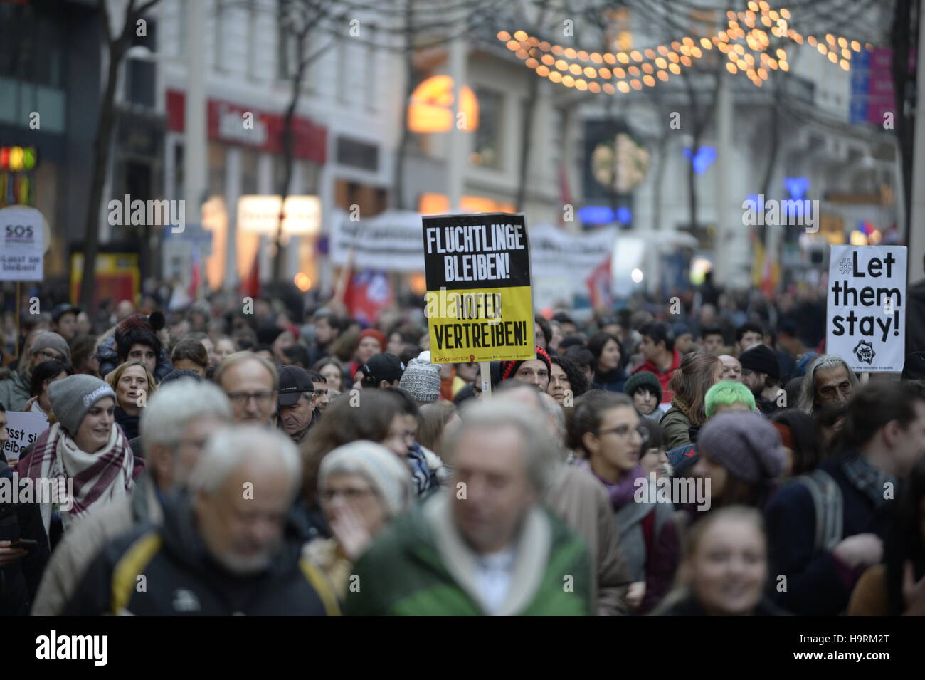 Vienna, Austria. 26 November 2016. Demonstration for a human asylum policy. 2,500 people protested in Vienna against the deportation policy of the Austrian government. Credit:  Franz Perc/Alamy Live News Stock Photo