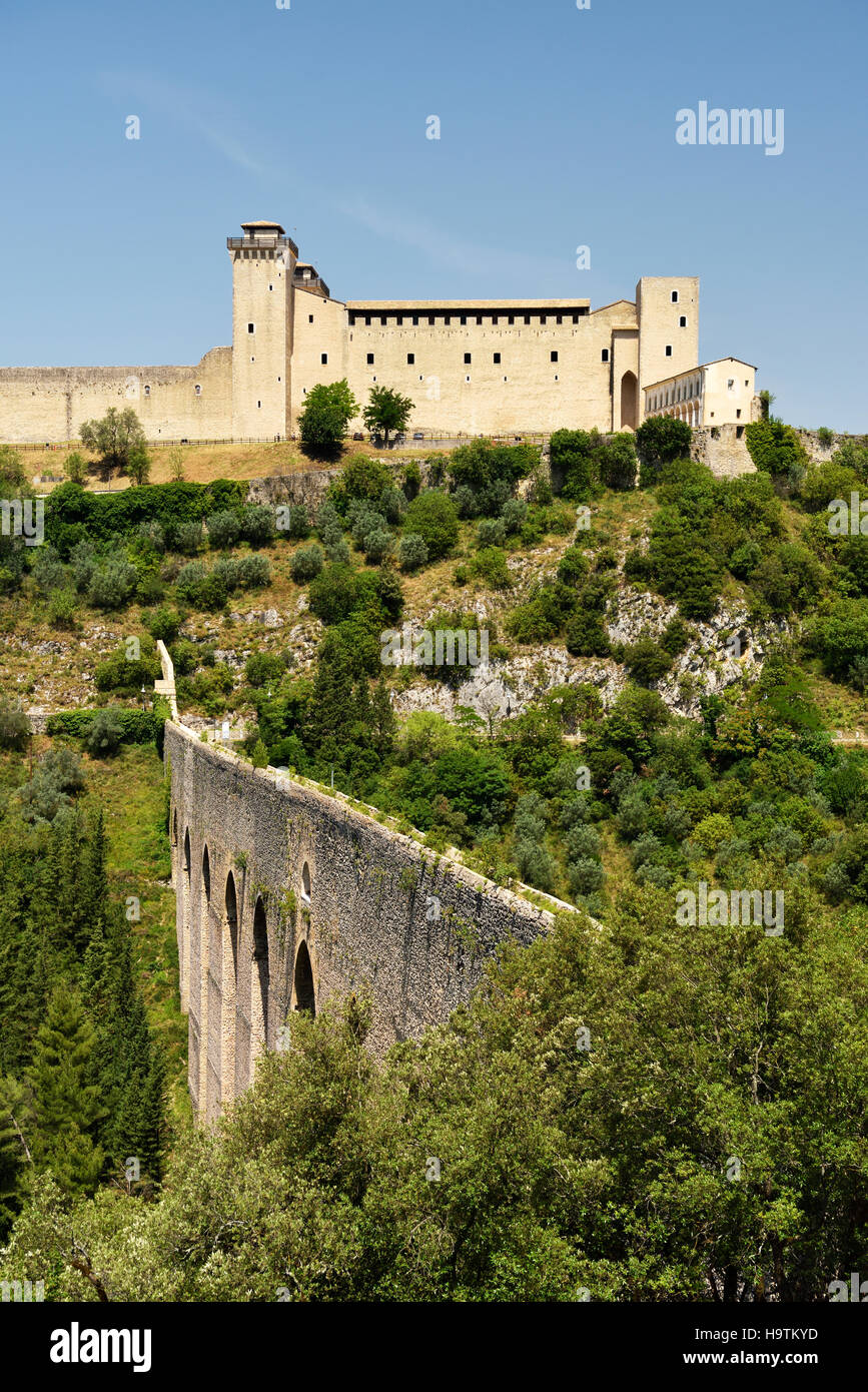 The Tower's Bridge with the Rocca Albornoziana fortress, Spoleto, Umbria, Italy Stock Photo