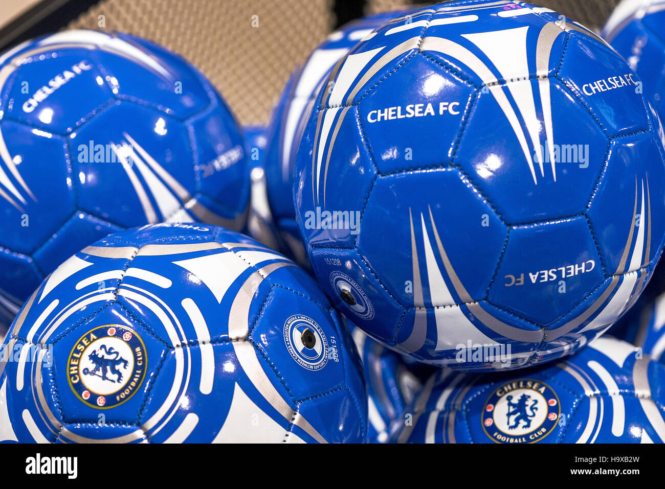 September 12, 2021, London, United Kingdom. The emblem of the Chelsea F.C.  football club on the background of a modern stadium Stock Photo - Alamy