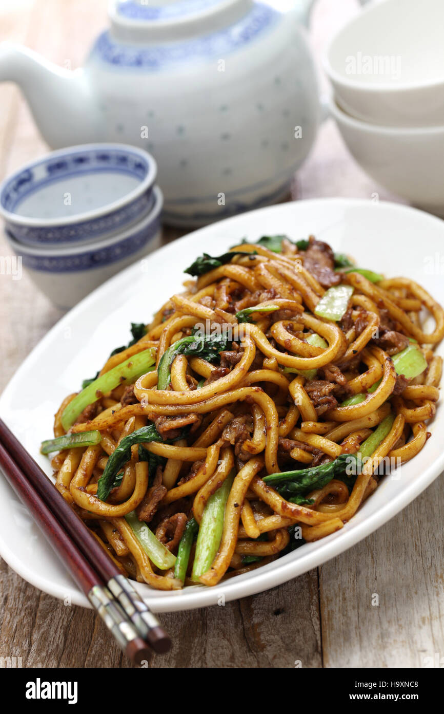 Shanghai fried noodle, Shanghai chow mein, chinese food Stock Photo - Alamy