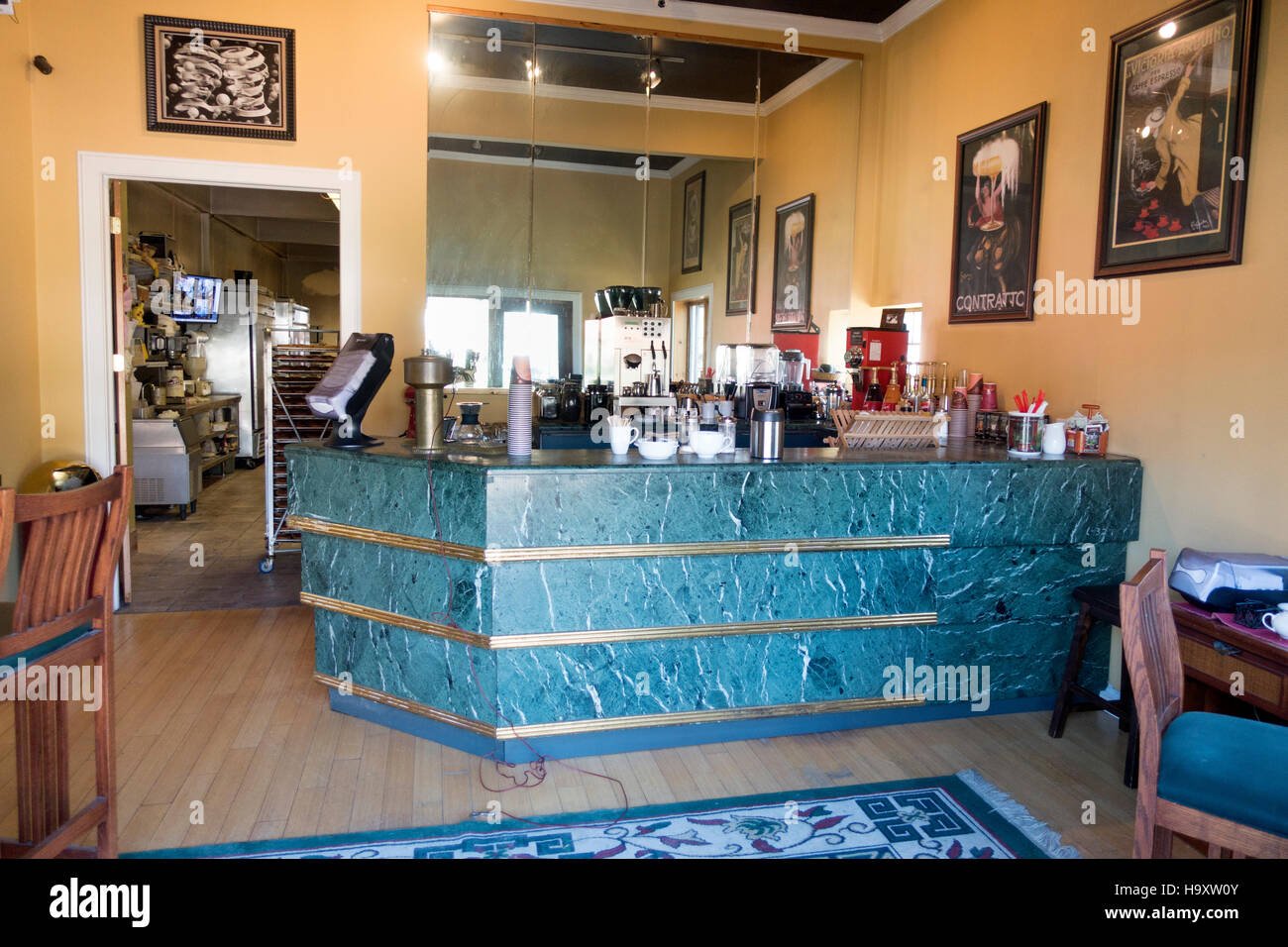 Sparkly coffee bar in the iconic MelOGlaze bakery serving a world