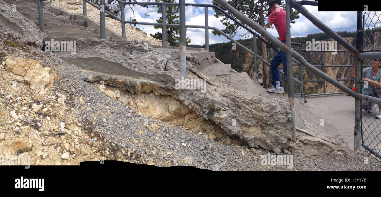 yellowstonenps 9092495583 Steps to viewing platform at Inspiration Point Stock Photo Alamy