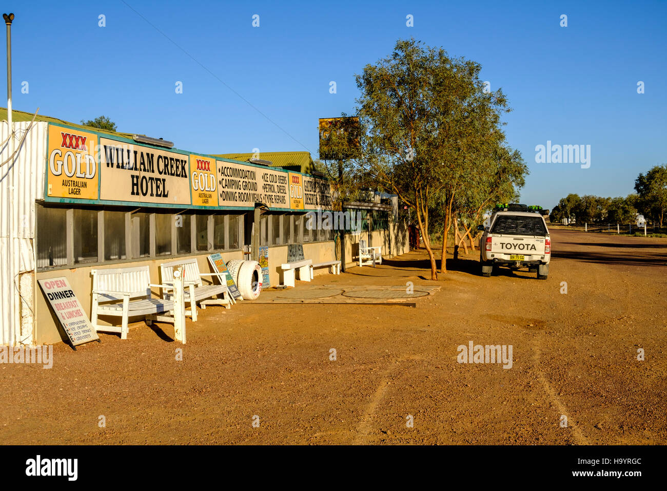 The William Creek Hotel in Australia's smallest town, William Creek in Outback South Australia. Stock Photo