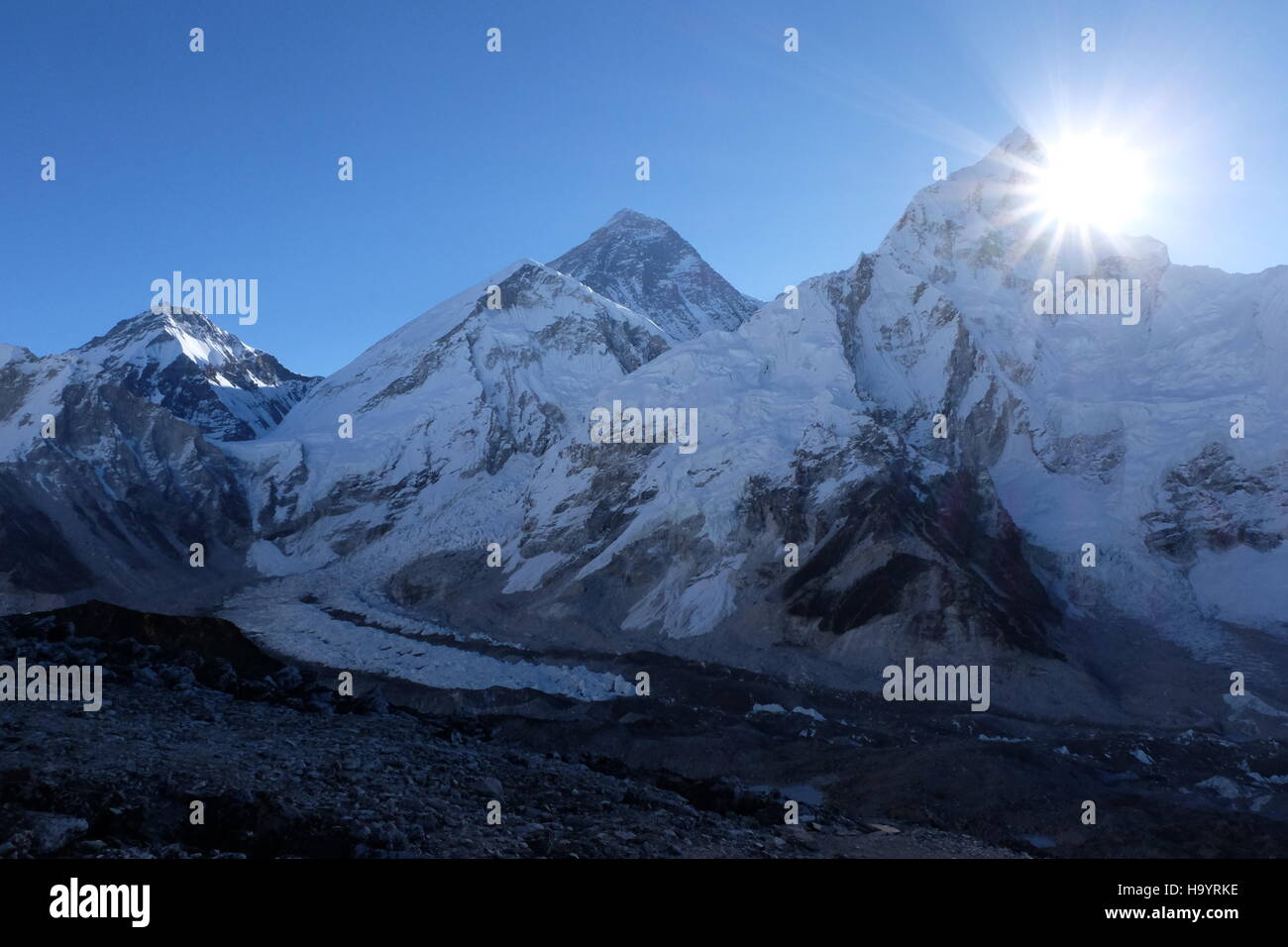 view of everest (black mountain in the middle) from kala patthar,  5,644.5 m (18,519 ft) nepal Stock Photo