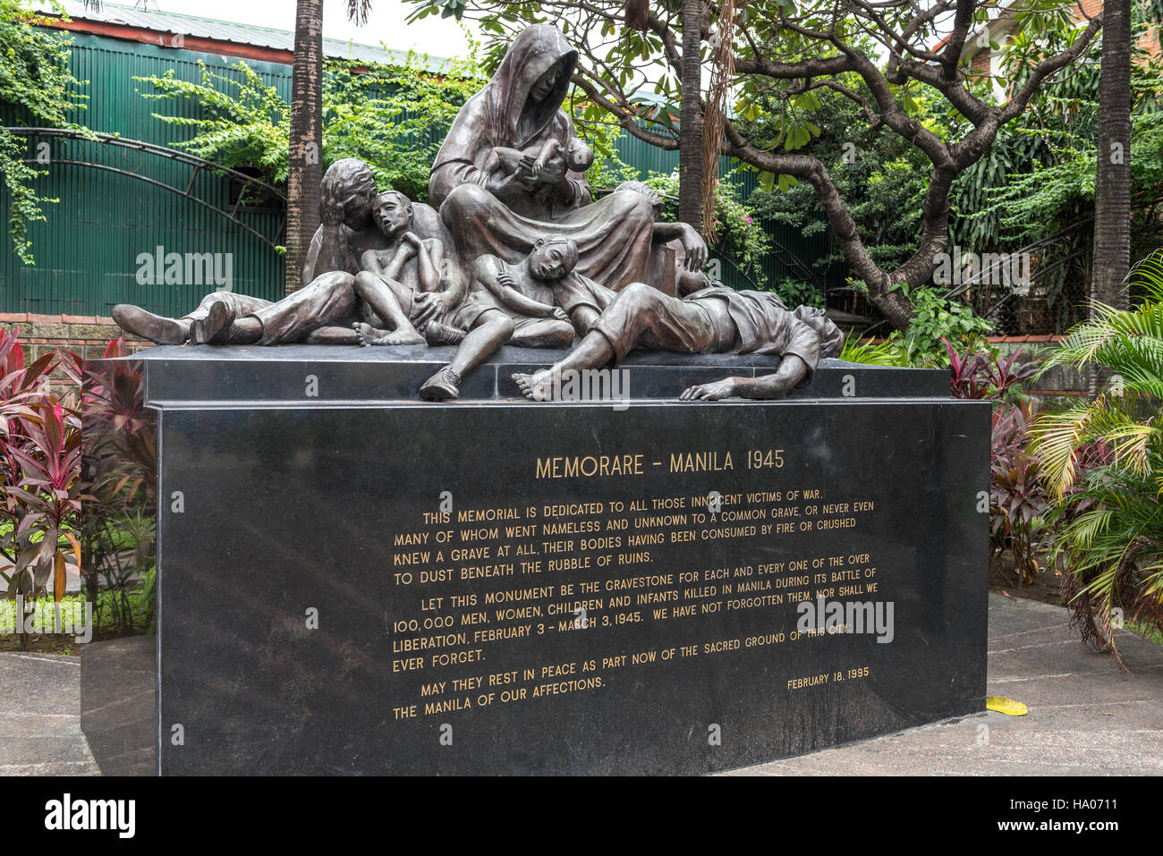 Memorare - Manila 1945. Memorial to innocent victims of war buried in unmarked graves Stock Photo