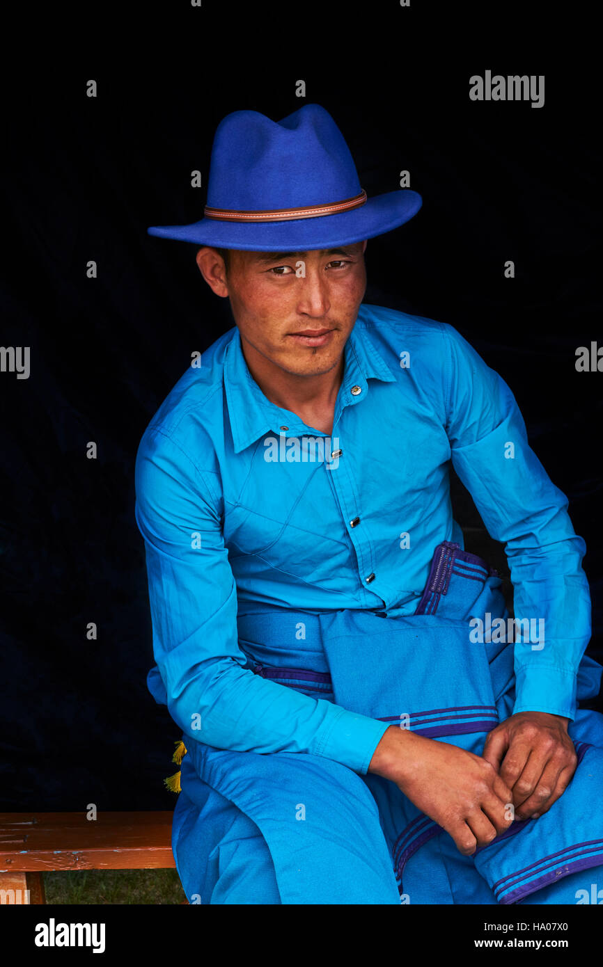 Deel clothing hi-res stock photography and images - Alamy, image size:866x1390