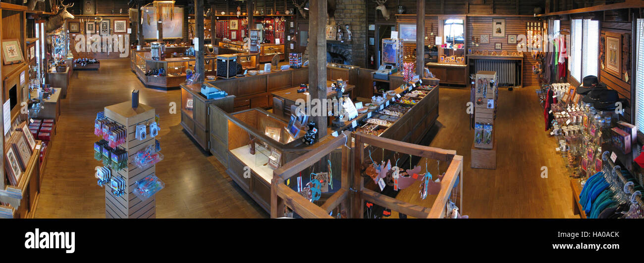 Verkamp's Curio Store, located on the South Rim of the Grand Canyon ...