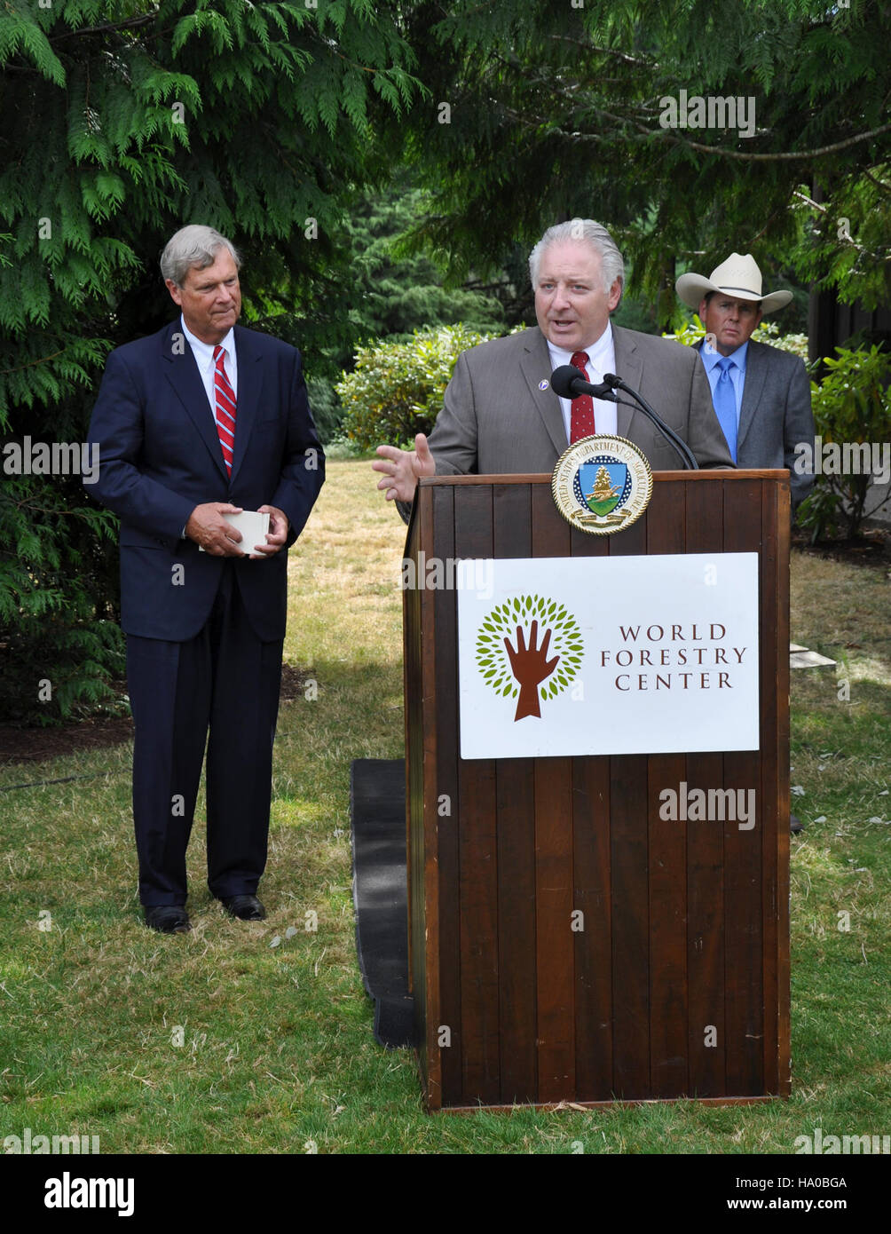 Governor kate brown oregon hi-res stock photography and images - Alamy