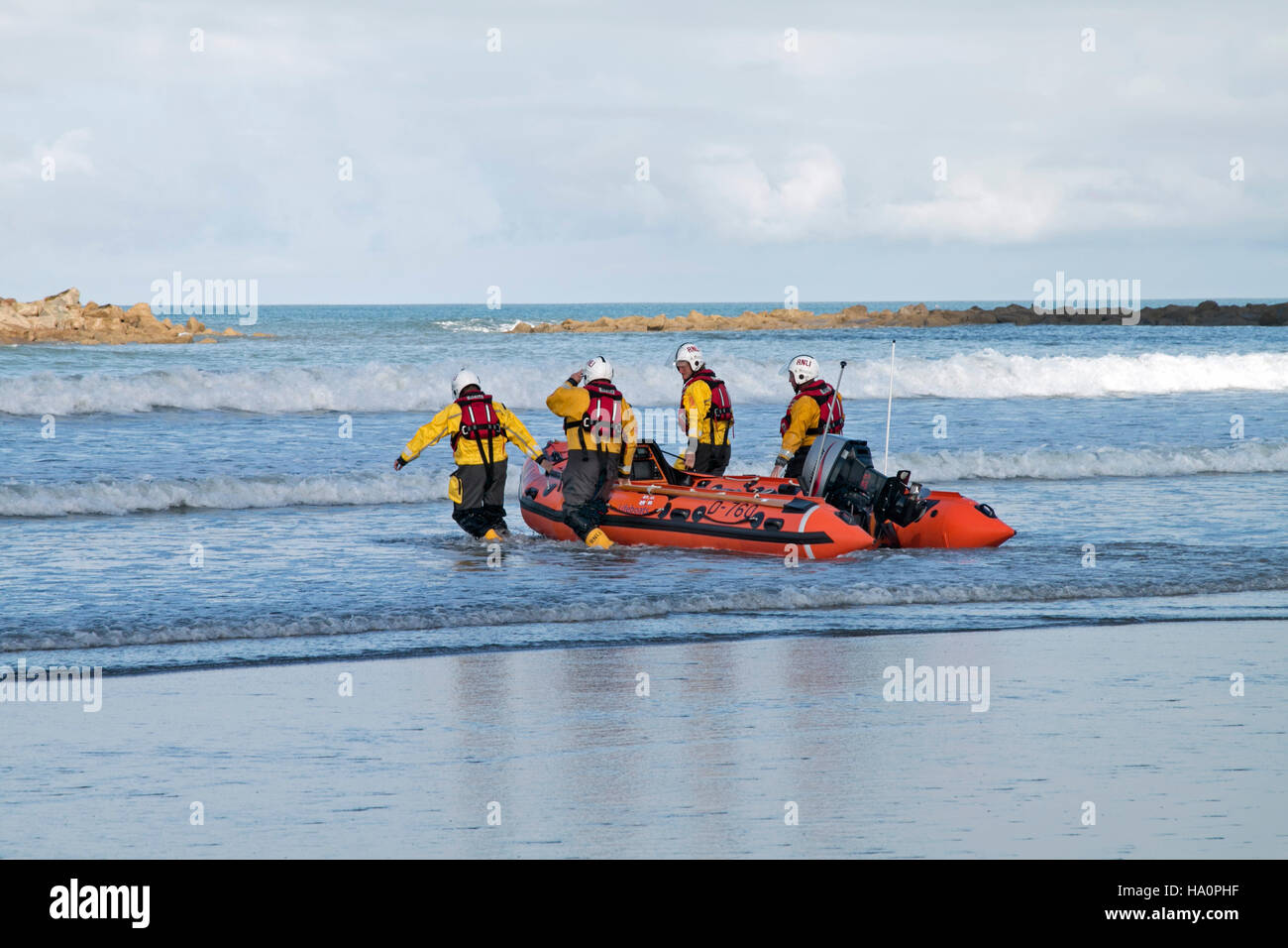 Sunday morning practice for the Borth lifeboat crew Stock Photo