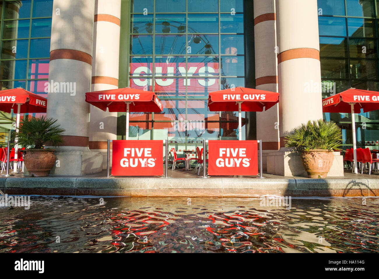 Five Guys Enterprises LLC is an American fast casual restaurant chain focused on hamburgers, hot dogs, and French fries. Stock Photo