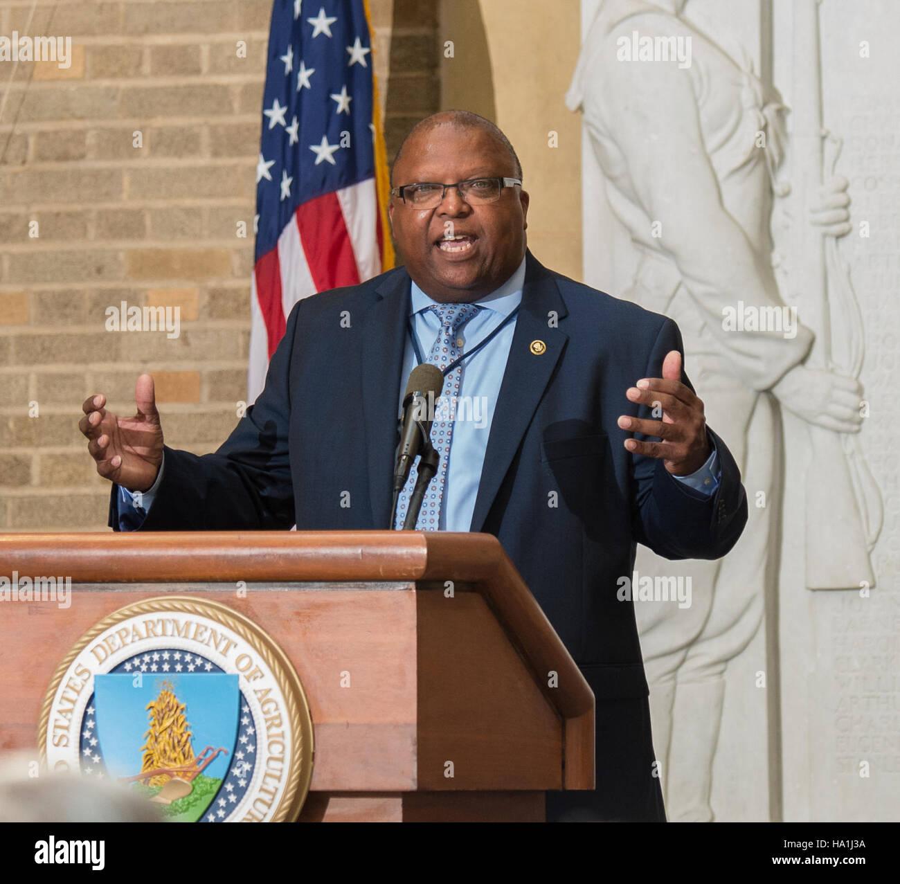 The USDA's 'Feds Feed Families' program engages federal workers in food ...