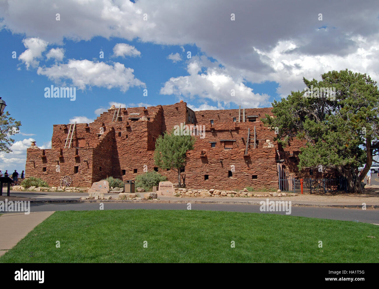 Hopi Structures The Grand Canyon’s Hopi House is a historic structure showcasing Native ...