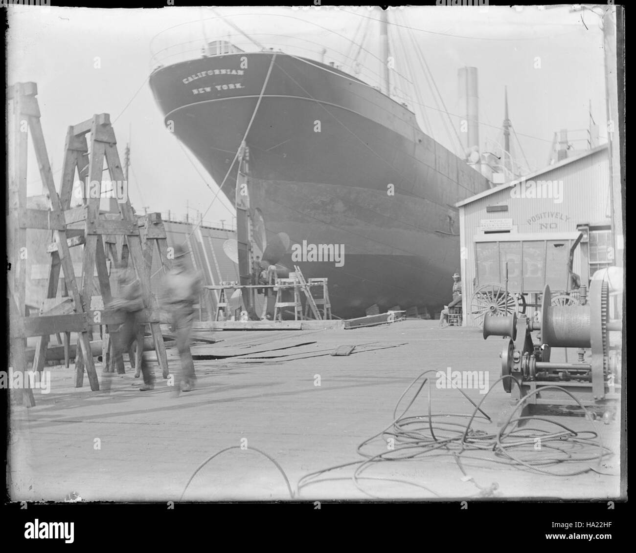 sfmaritimenps collections 21855328105 Californian (built 1900; cargo vessel) in drydock at Union Iron Works, stern view, between 1900-1918 Stock Photo