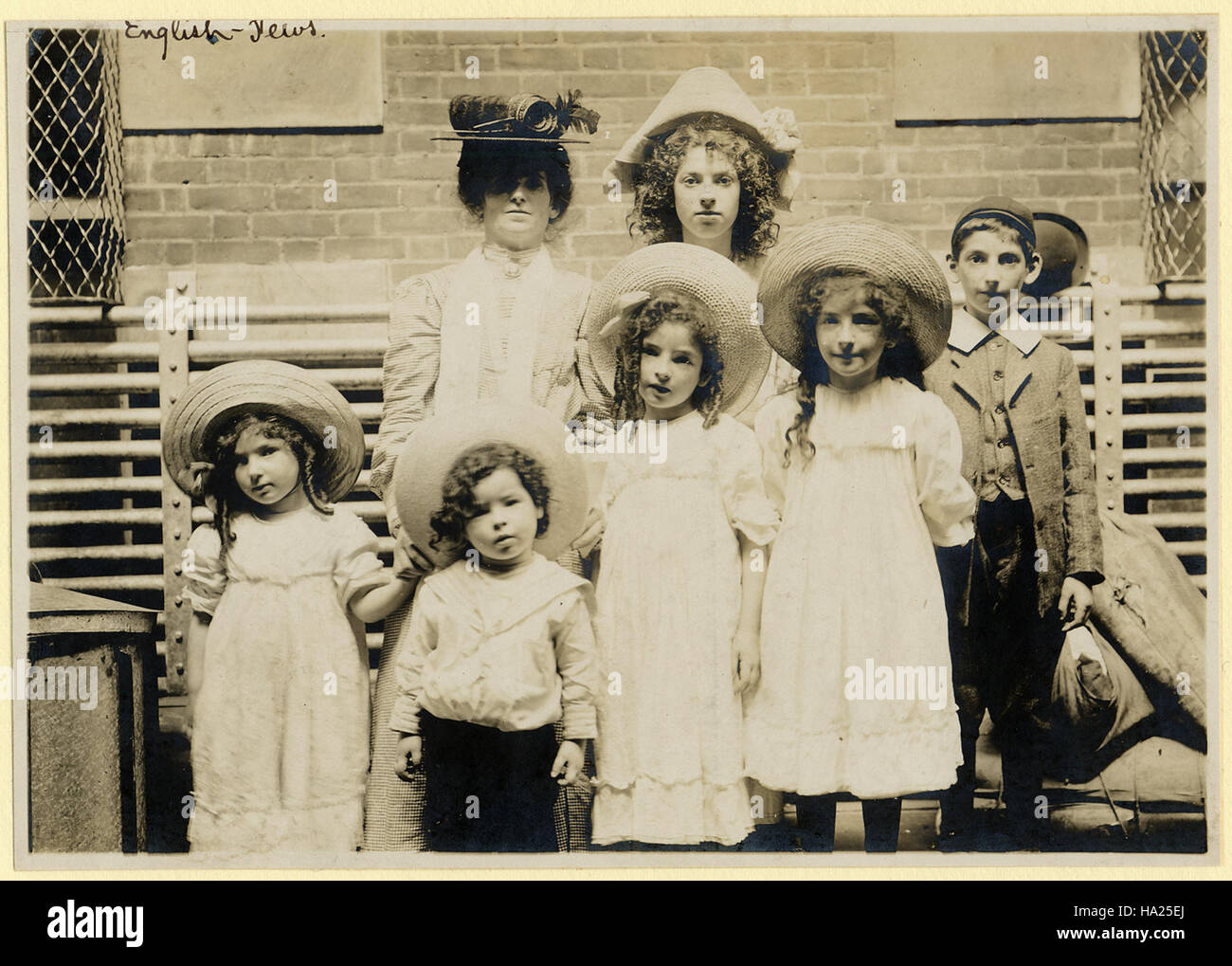 Jewish immigration ellis island hi-res stock photography and images - Alamy