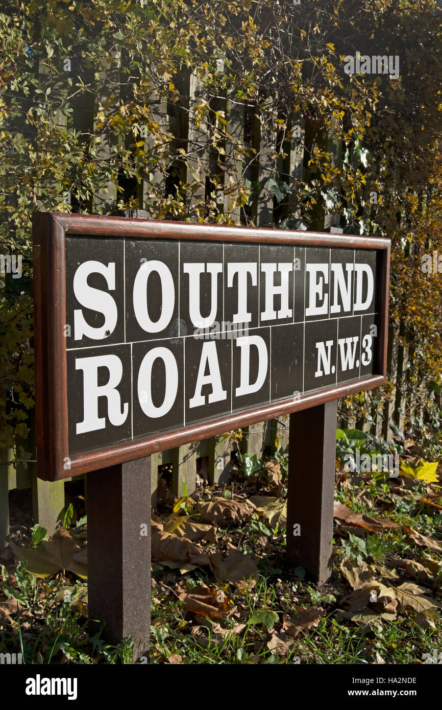 street name sign for south end road in hampstead, london nw3 Stock