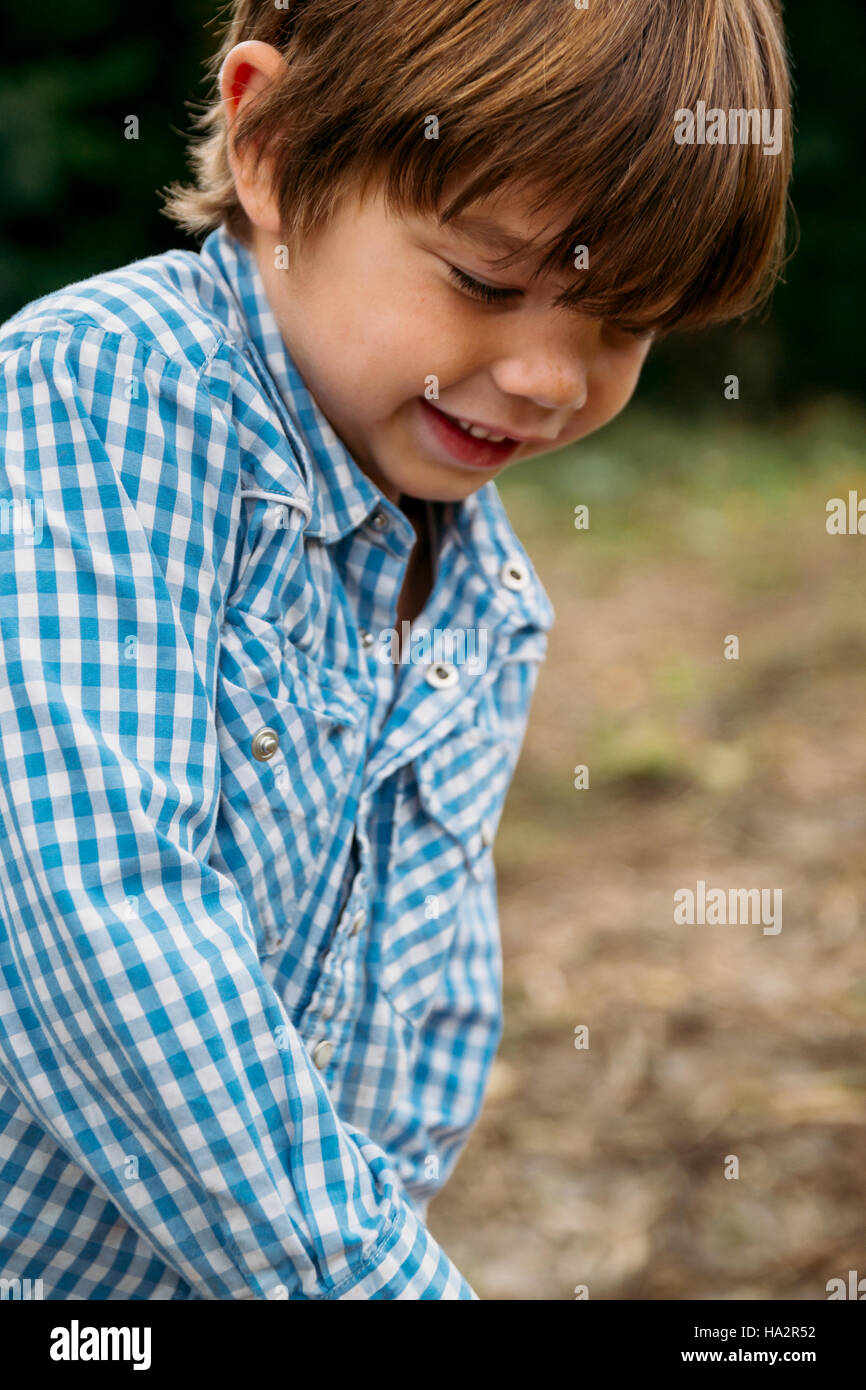 Smiling boy hi-res stock photography and images - Alamy