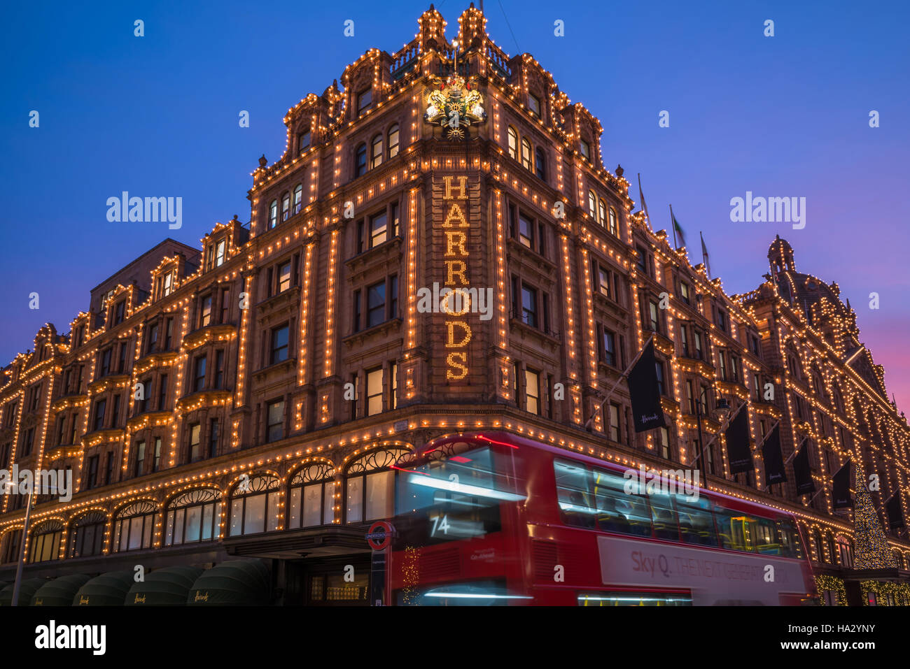 Harrods christmas decorations hires stock photography and images Alamy