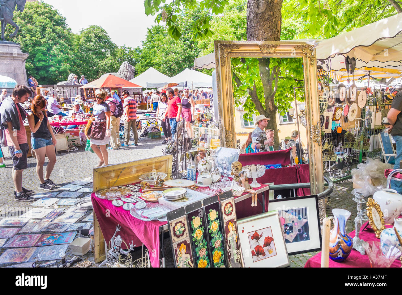 Flea Market Stalls High Resolution Stock Photography and Images Alamy