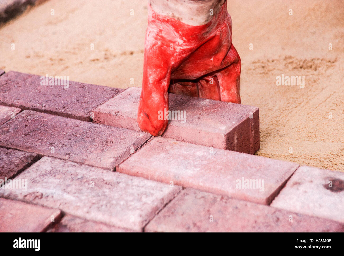 Installing pavers hires stock photography and images Alamy