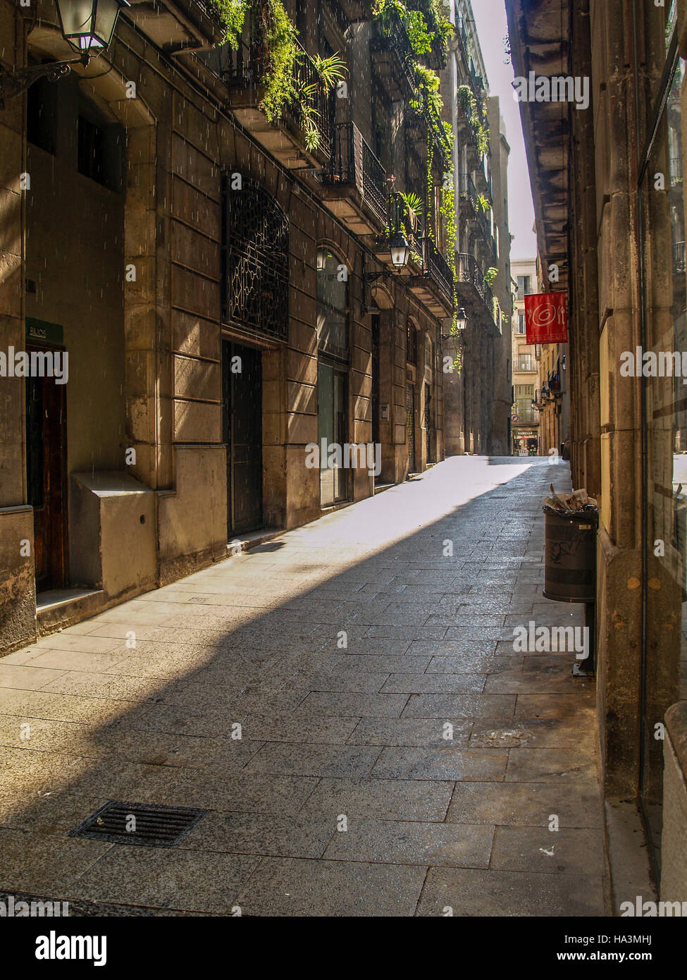 barcelona-alley-hi-res-stock-photography-and-images-alamy