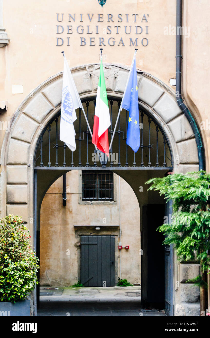 BERGAMO, ITALY - FEBRUARY 25, 2019: patio of seminary Seminario Vescovile  di Bergamo Giovanni XXII on street Via Arena in Upper Town (Citta Alta) of  B Stock Photo - Alamy