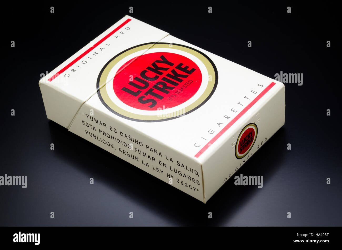 Lucky strike cigarettes hi-res stock photography and images - Alamy