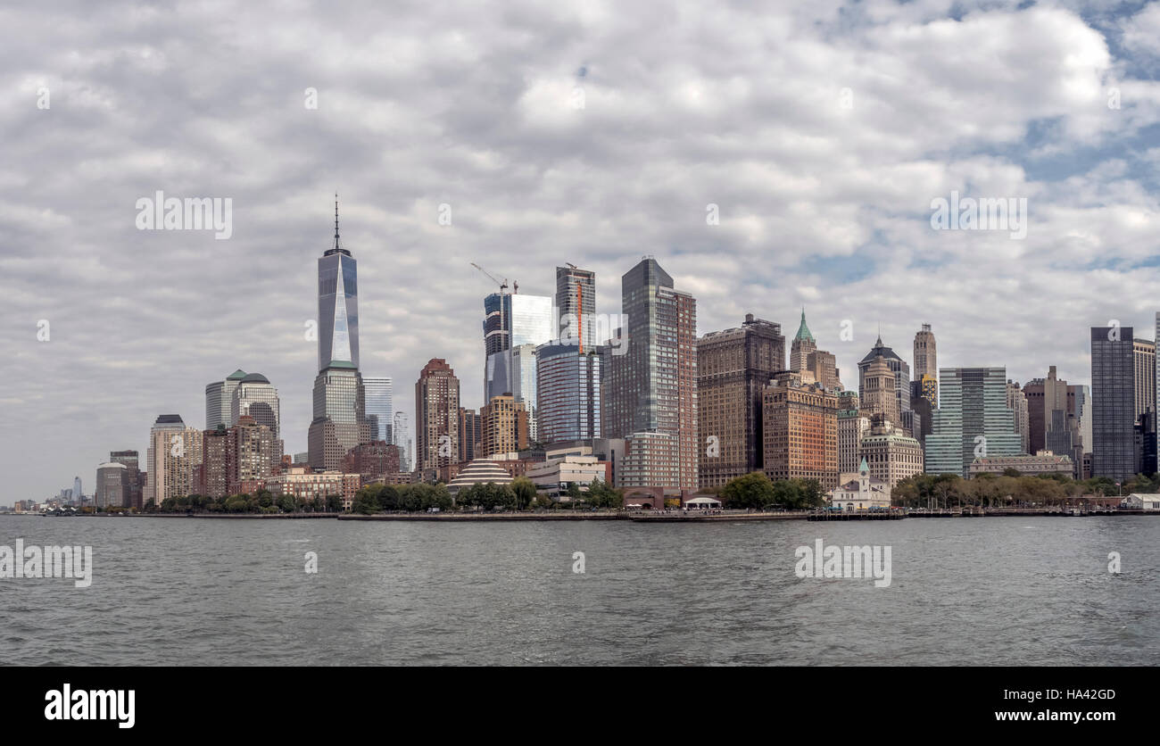 Skyline of New York City Manhattan viewed from New Jersey Stock Photo ...