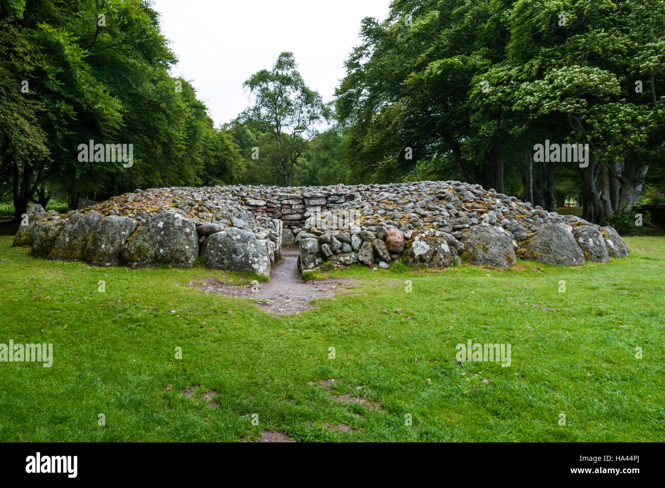 The South-West Passage Grave at Balnuaran of Clava near Inverness. Stock Photo