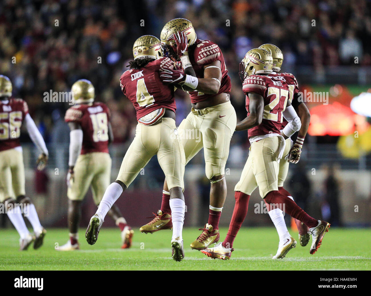 Tampa, Florida, USA. 26th Nov, 2016. Florida State Seminoles running ...