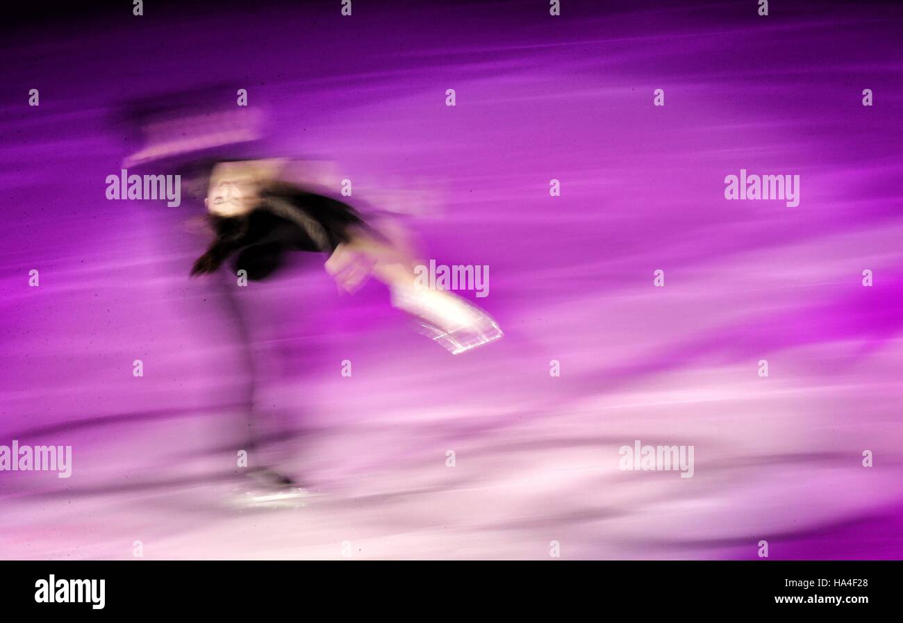 Beijing, China. 20th Nov, 2016. Maia Shibutani (R)/Alex Shibutani of the United States perform during an exhibition gala at the Audi Cup of China ISU Grand Prix of Figure Skating 2016 in Beijing, capital of China, Nov. 20, 2016. © Bai Xuefei/Xinhua/Alamy Live News Stock Photo