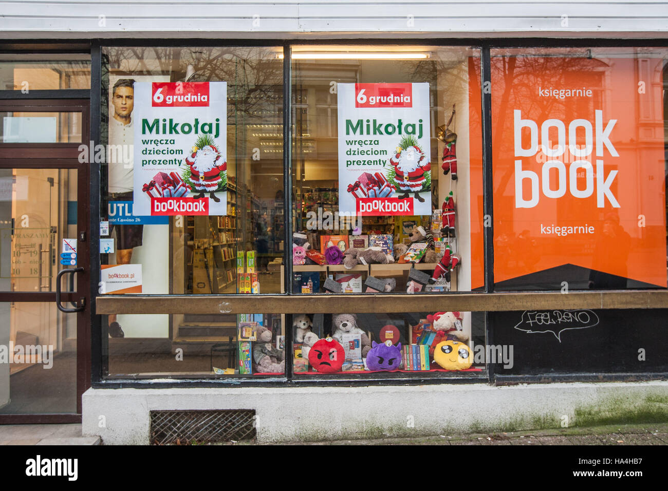 Sopot, Poland 27 November 2016 Cold day in Sopot. Book Book bookstore decorated on Christmas seazon is seen. Meteorologists predict high snow fall in nex few hours. Credit:  Michal Fludra/Alamy Live News Stock Photo