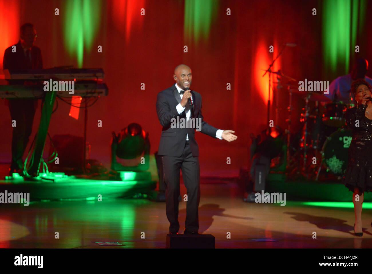 Kenny lattimore hires stock photography and images Alamy
