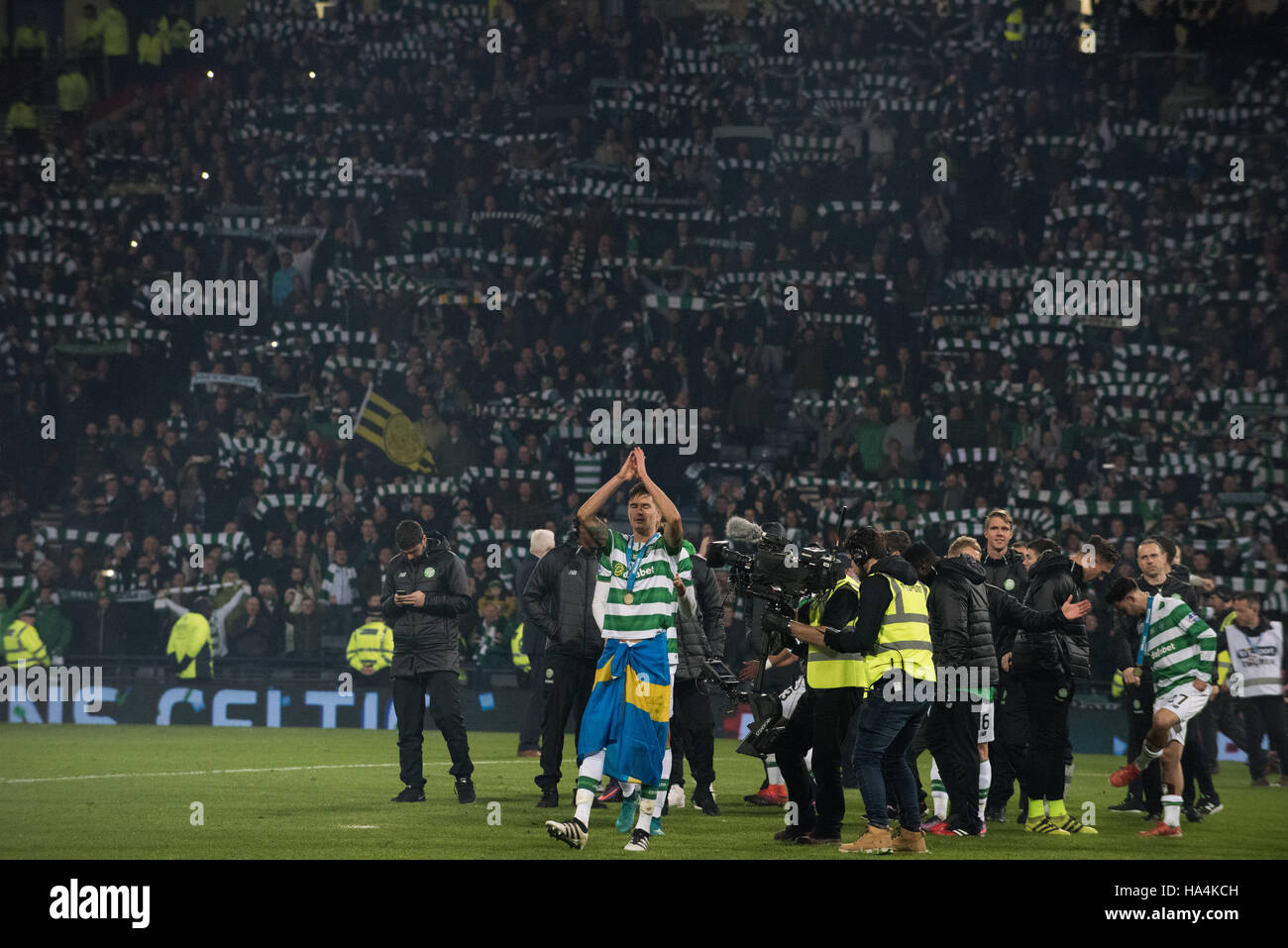 Aberdeen v Celtic, Betrfred League Cup Final, Glasgow, UK. 27th Nov, 2016.  Mikael Lustig happy as fans celebrate famous win Credit:  Tony Clerkson/Alamy Live News Stock Photo