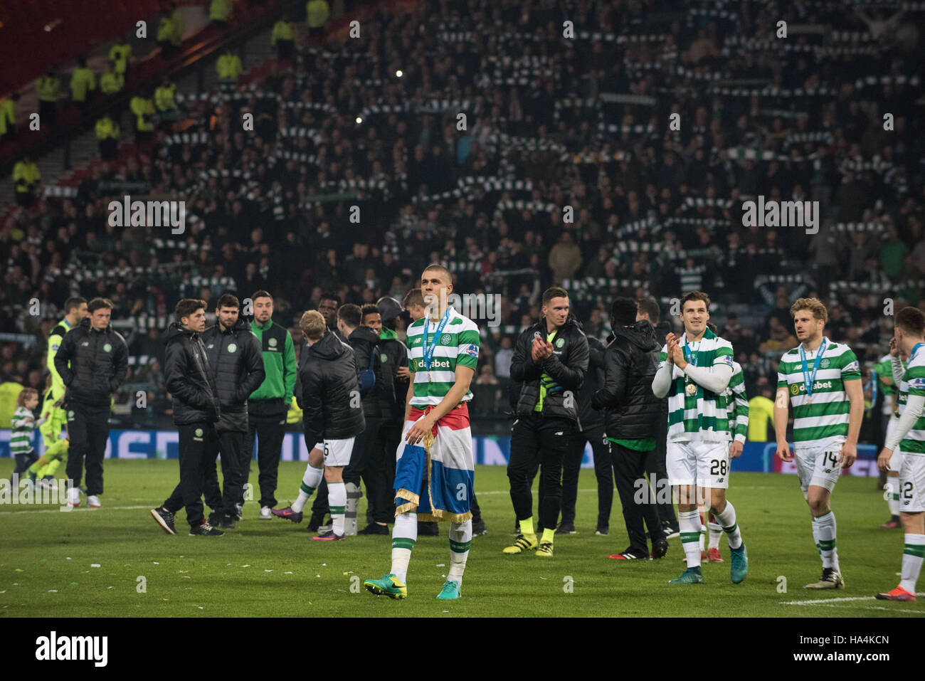 Scottish Cup Final 2016 Fans Hi-res Stock Photography And Images - Alamy