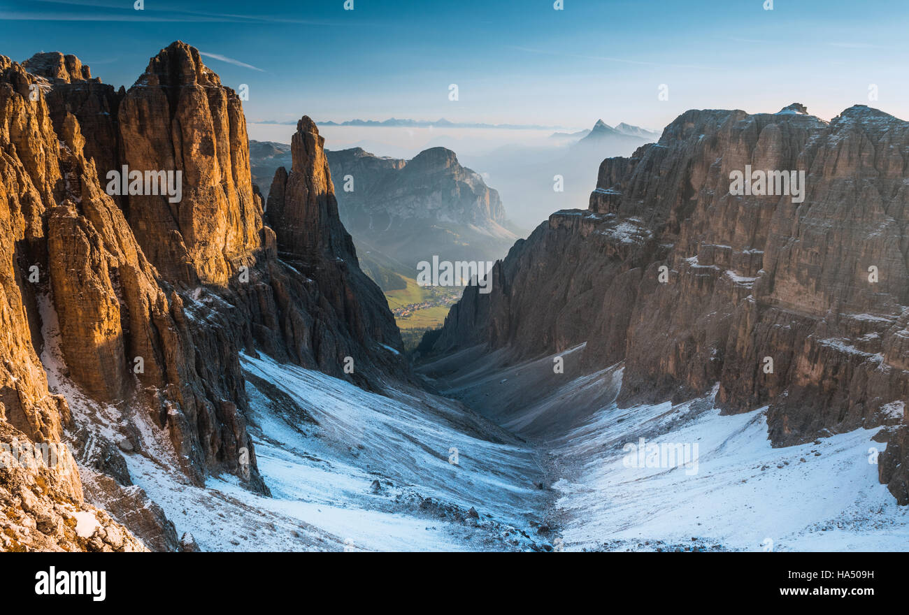 Scenic view of Italian Dolomites mountains Stock Photo - Alamy
