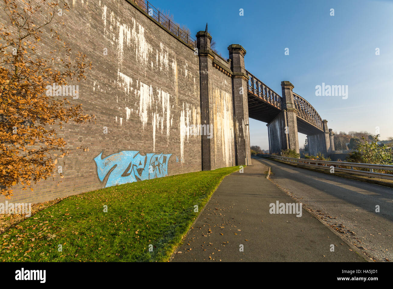 Railway bridge near Latchford locks in Warrington Stock Photo Alamy