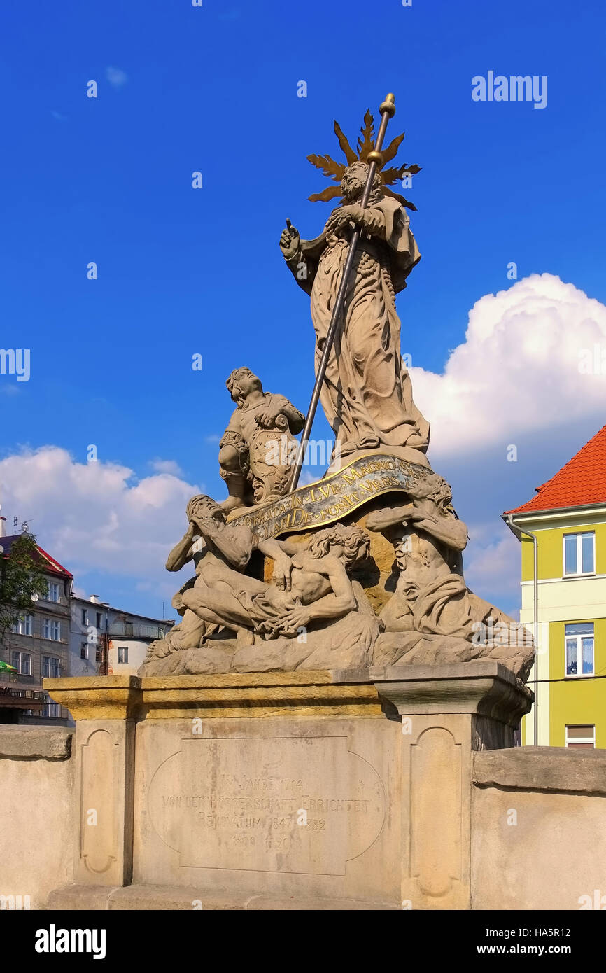 Figur der Brücktorbrücke in Glatz, Schlesien - Statue from St. Johns Bridge, Most Sw.Jana, Klodzko (Glatz), Silesia, Poland Stock Photo