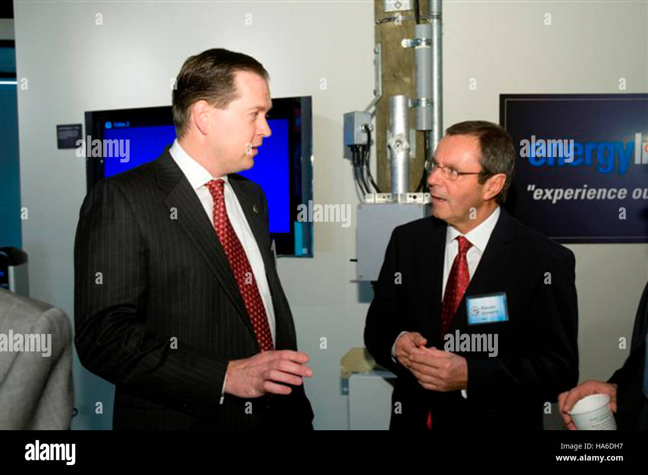 departmentofenergy 5497145607 Chris Irwin and Malcolm Unsworth discuss CenterPoints Smart Grid Investment Grant Stock Photo