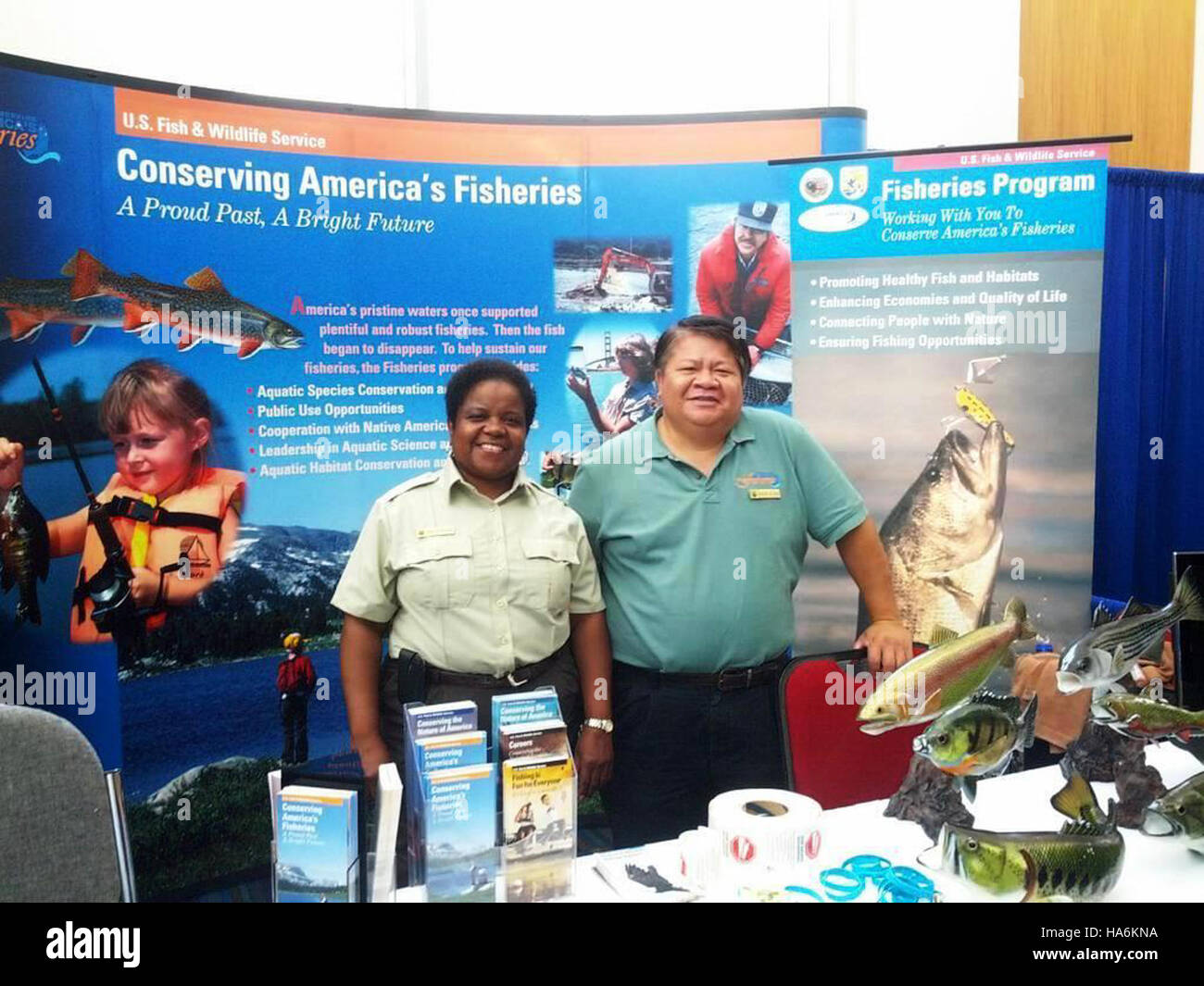 eddiesfisheriesfws 14794021539 Bob Pos and Rose Mickens at FLW Expo, Columbia, SC - August 15, 2014 Stock Photo