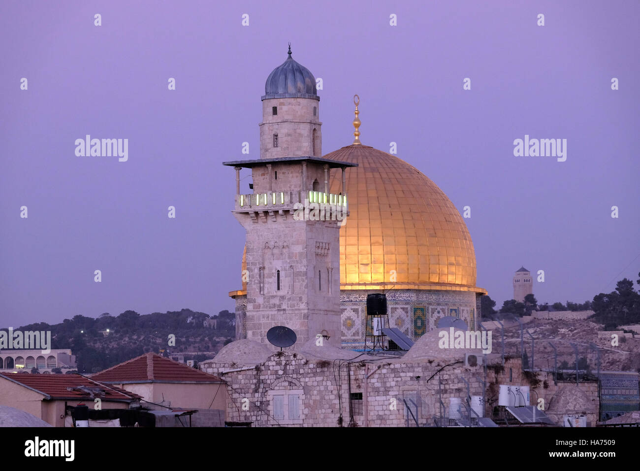 View of the 14th century Bab al-Silsila minaret (The Chain Gate Minaret) topped by an ambulatory balcony, from which the muezzin calls for prayers one of the four minarets surrounding the Temple Mount known to Muslims as the Haram esh-Sharif and the Al Aqsa Compound in the Old City East Jerusalem Israel Stock Photo