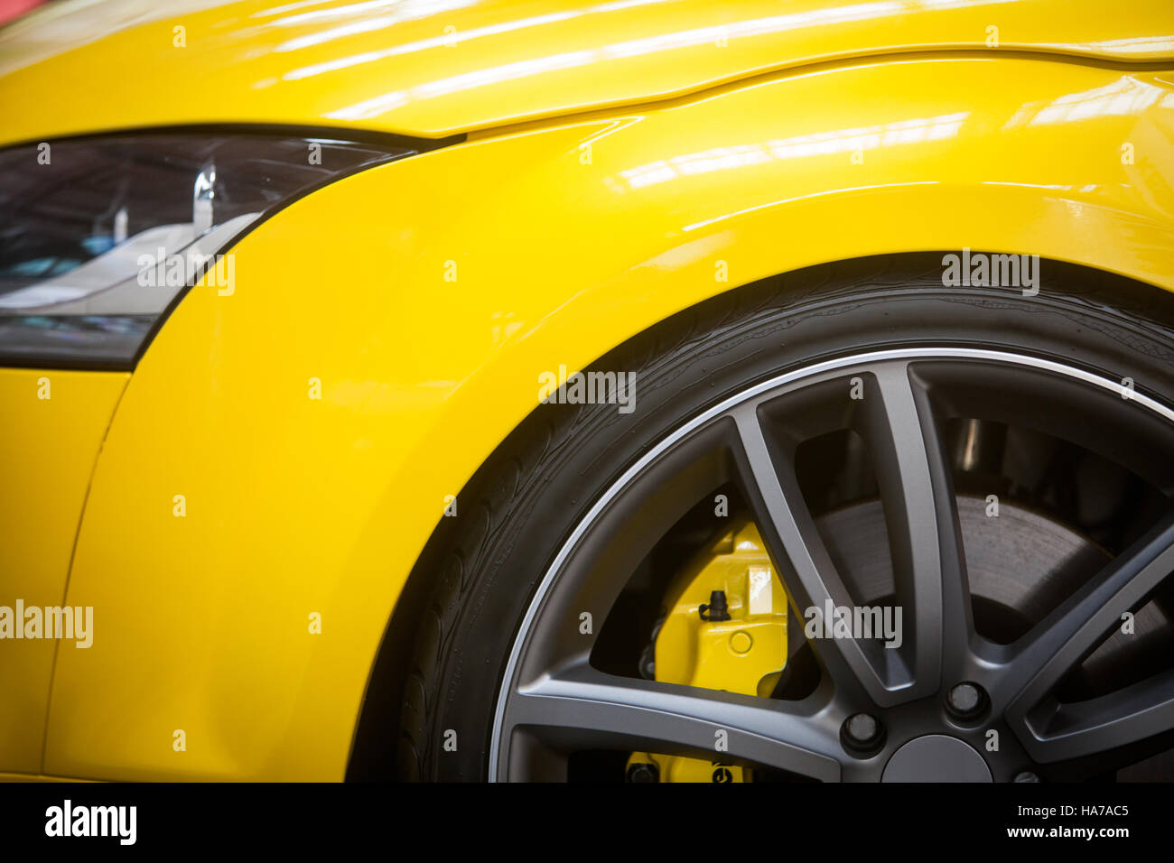Yellow Square Rim Yellow rim hi-res stock photography and images - Alamy