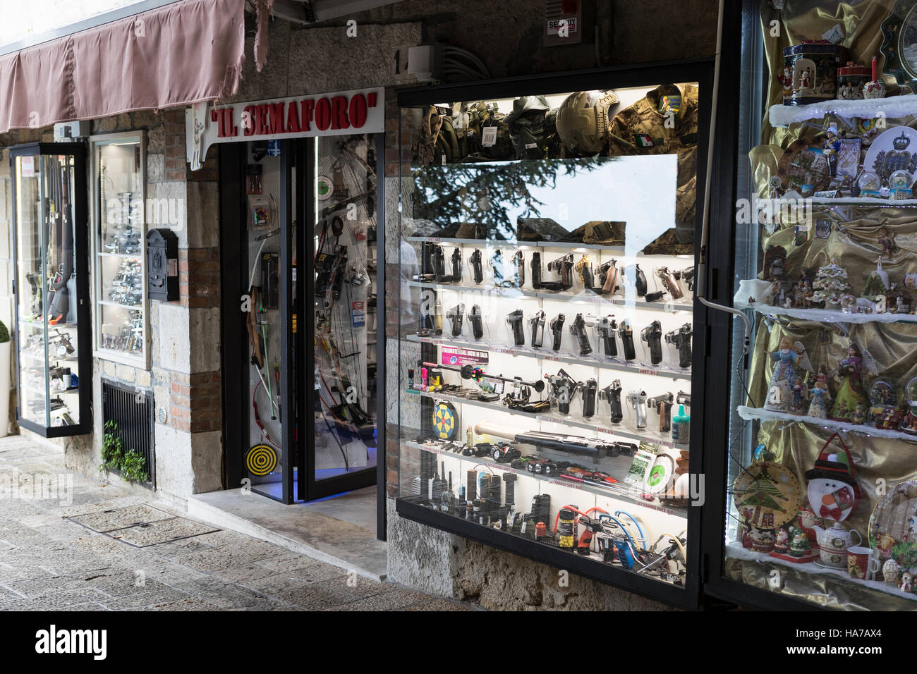 San marino shopping hi res stock photography and images Alamy