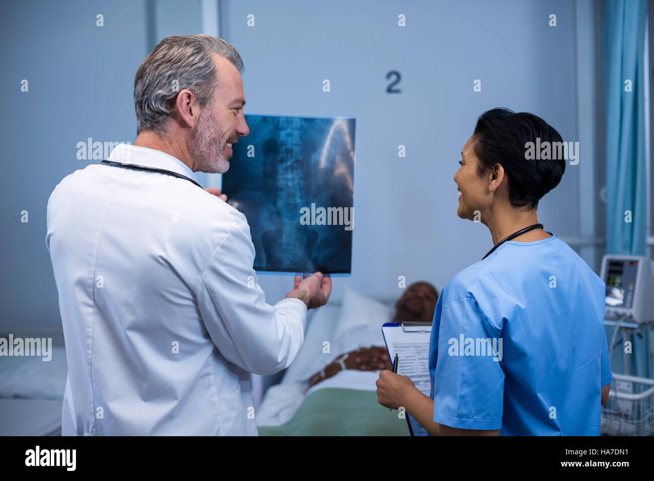 Doctor nurse ray talking hi-res stock photography and images - Alamy
