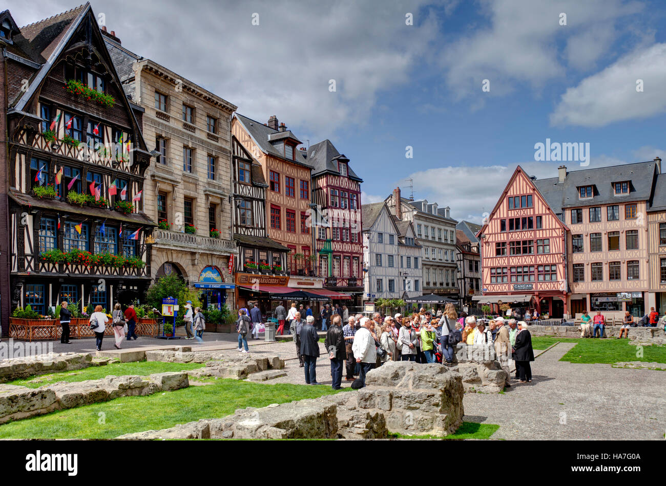 Square place du marche hi-res stock photography and images - Alamy