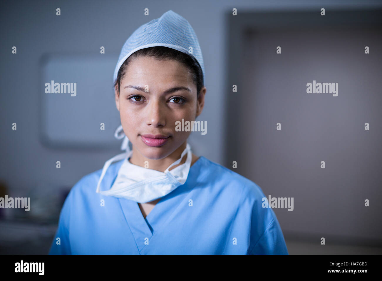 Portrait of female surgeon standing in operation room Stock Photo - Alamy